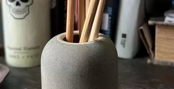 The Gift That Changes How a Room Feels — Ceramic Reed Diffuser