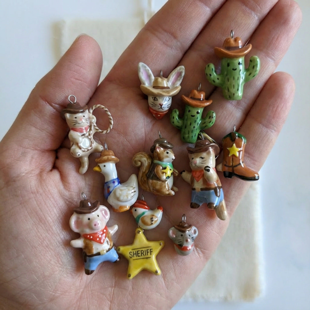 The Cat Mom's Pendant — Long-Style DIY Accessory